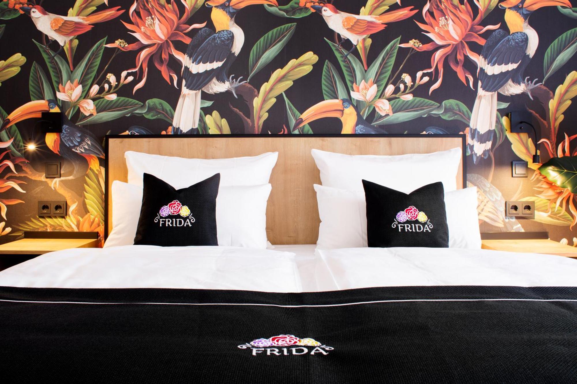 Frida Hotel & Cafe Bassum Exterior photo